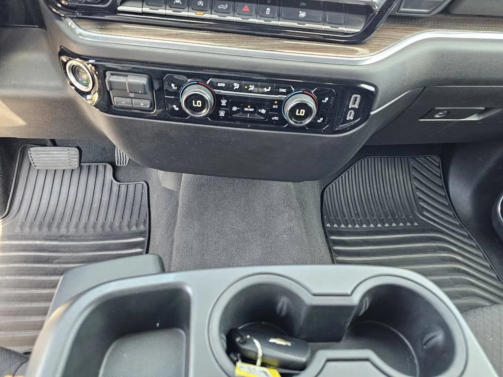 Used 2025 Cypress Gray Chevrolet LT image 25