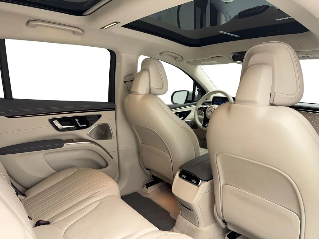 Used 2023 White Mercedes-Benz 450 image 56