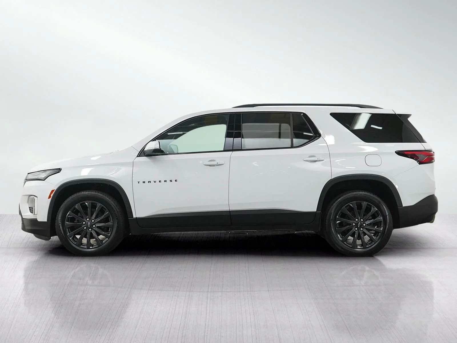 Used 2023 Chevrolet Traverse RS with VIN 1GNEVJKW6PJ186945 for sale in Wayzata, Minnesota