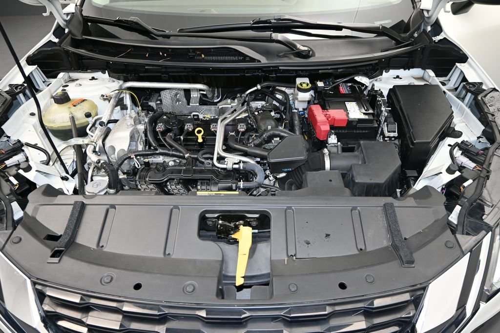 Used 2021 White Nissan S image 26