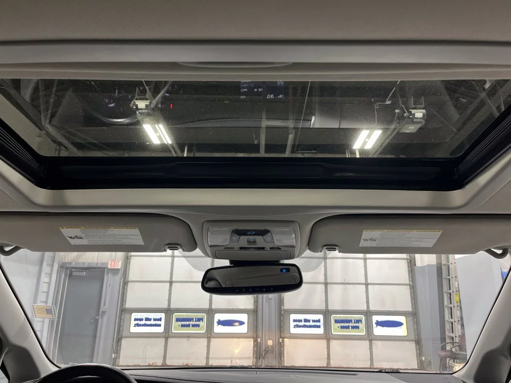 Used 2018 Blizzard Pearl Toyota XLE image 28