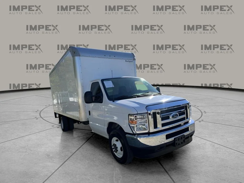 Used 2024 White Ford Base image 4