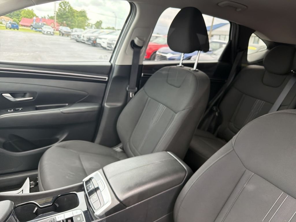 Used 2023 White Hyundai SEL image 11