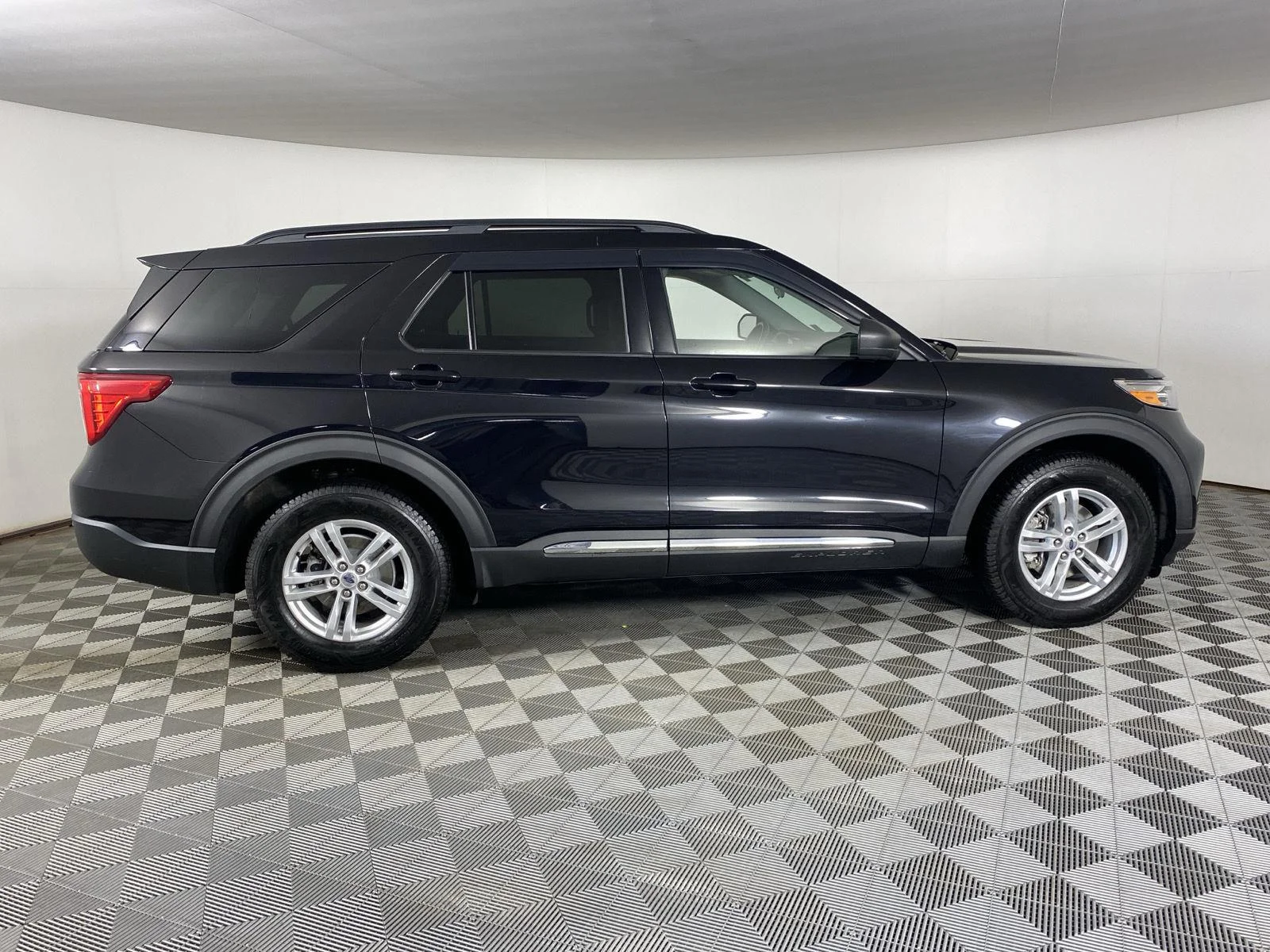 Used 2020 Agate Black Ford XLT image 11