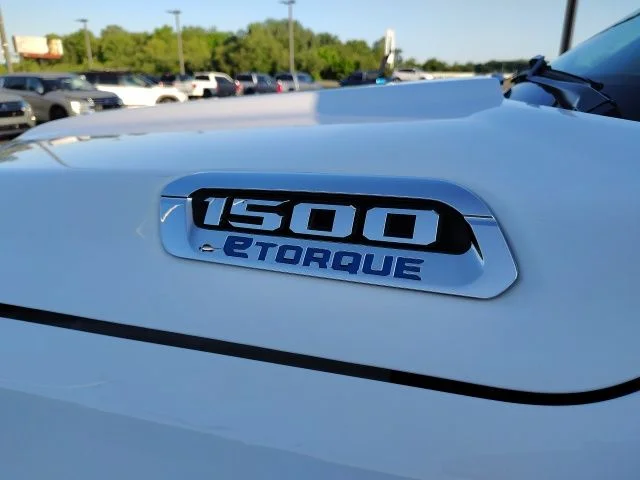 Used 2025 White Ram Big Horn/Lone Star image 22
