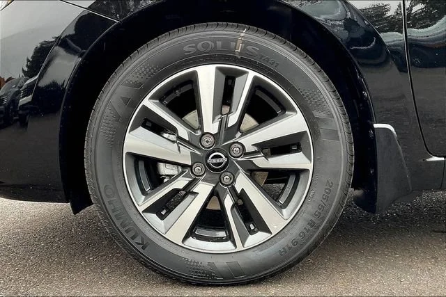 2025 Nissan Versa Sedan S - Photo 12