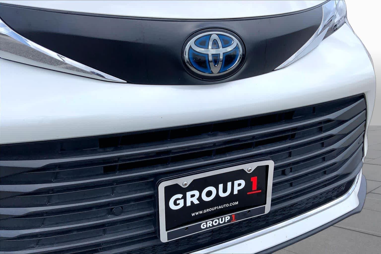 Used 2021 Blizzard Pearl Toyota XLE image 29