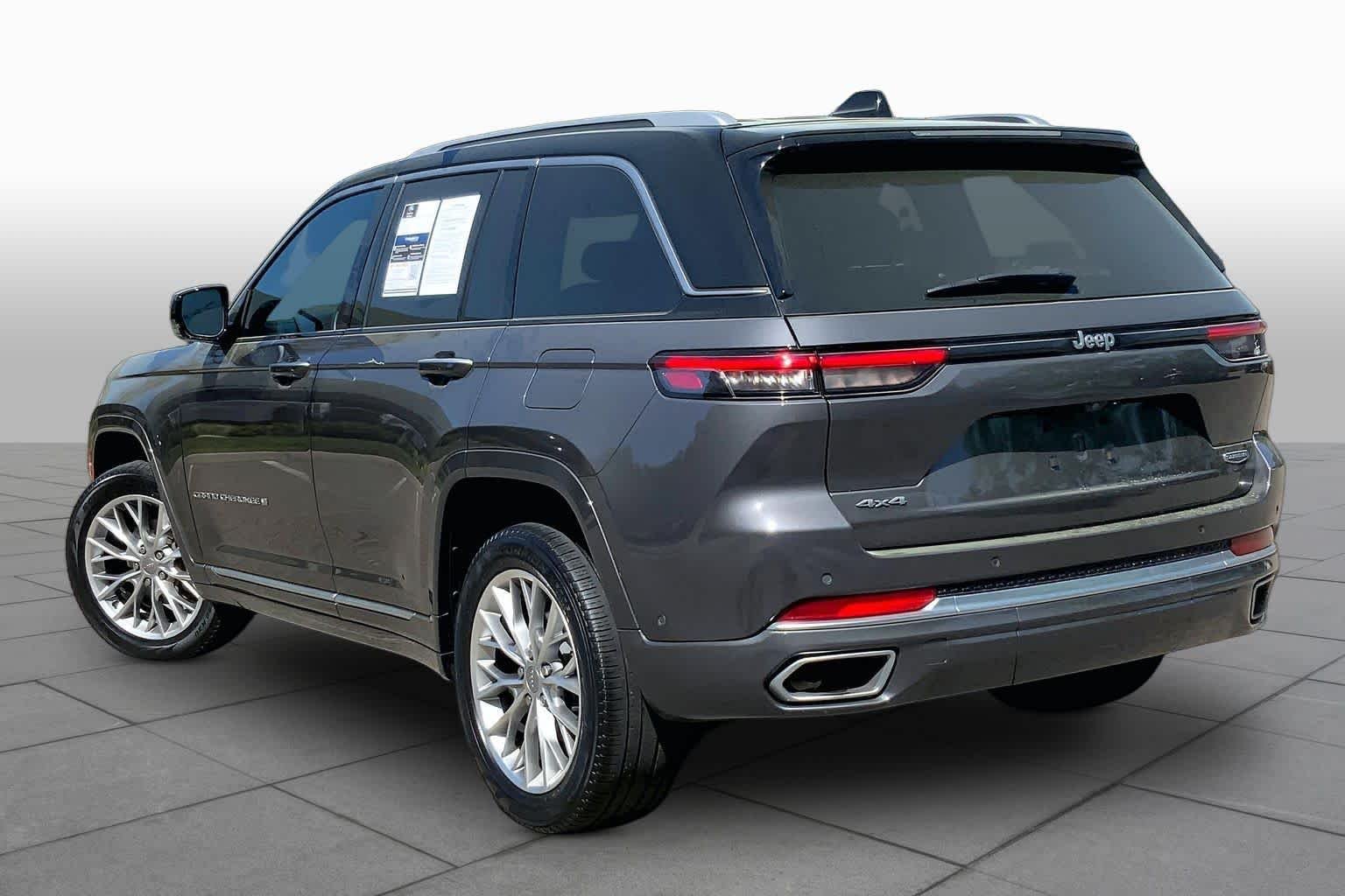 Used 2023 Baltic Gray Metallic Clearcoat Jeep Summit image 12