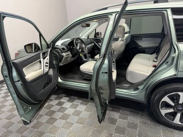 Used 2018 Green Subaru 2.5i Premium image 13
