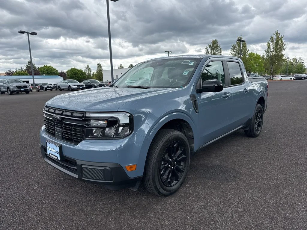 Used 2024 Azure Gray Metallic Ford Lariat image 3