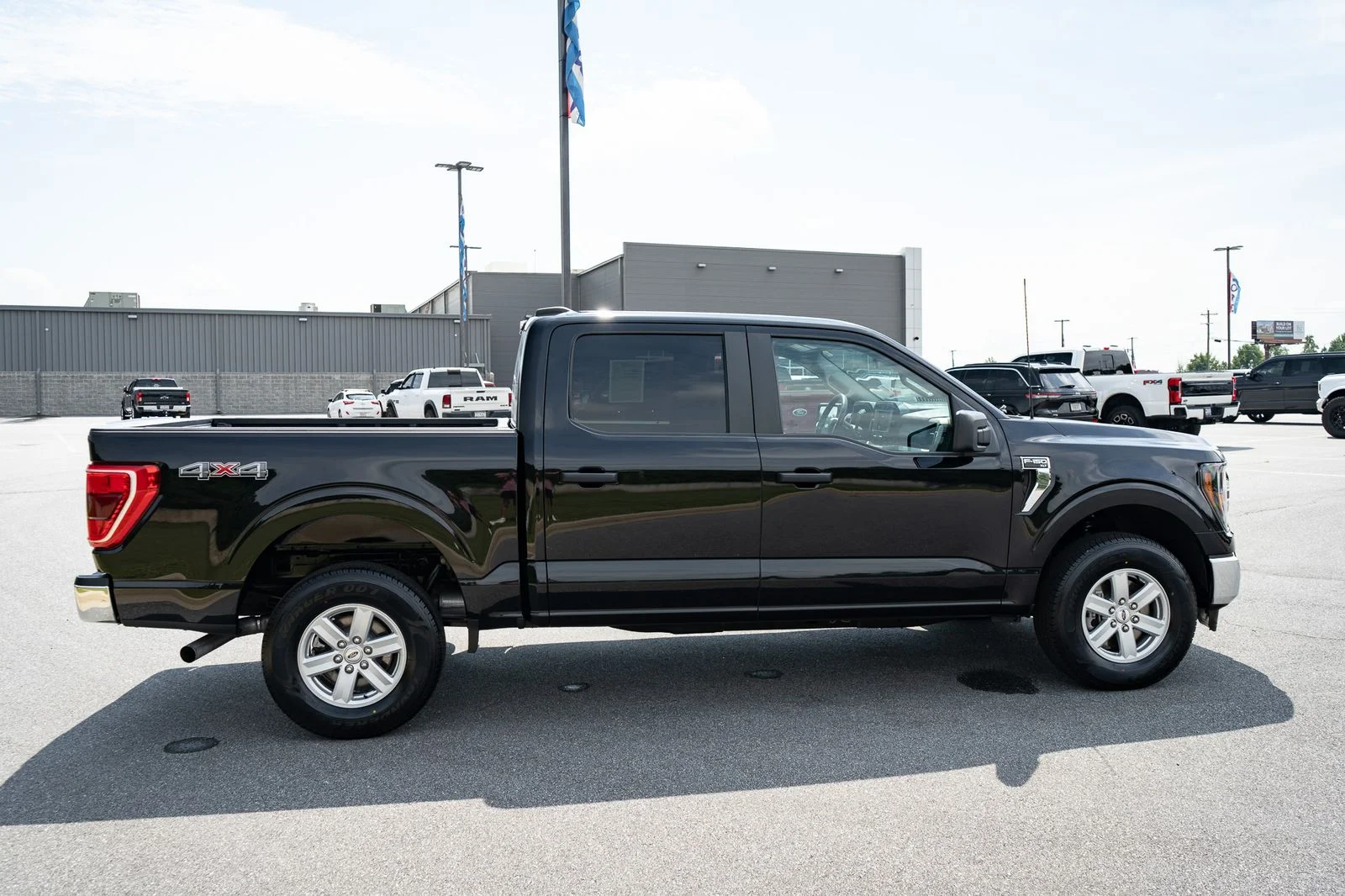 Used 2023  Ford XLT image 11