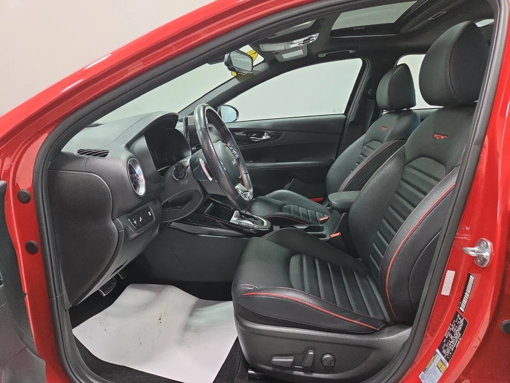 Used 2023 Red Kia GT image 3