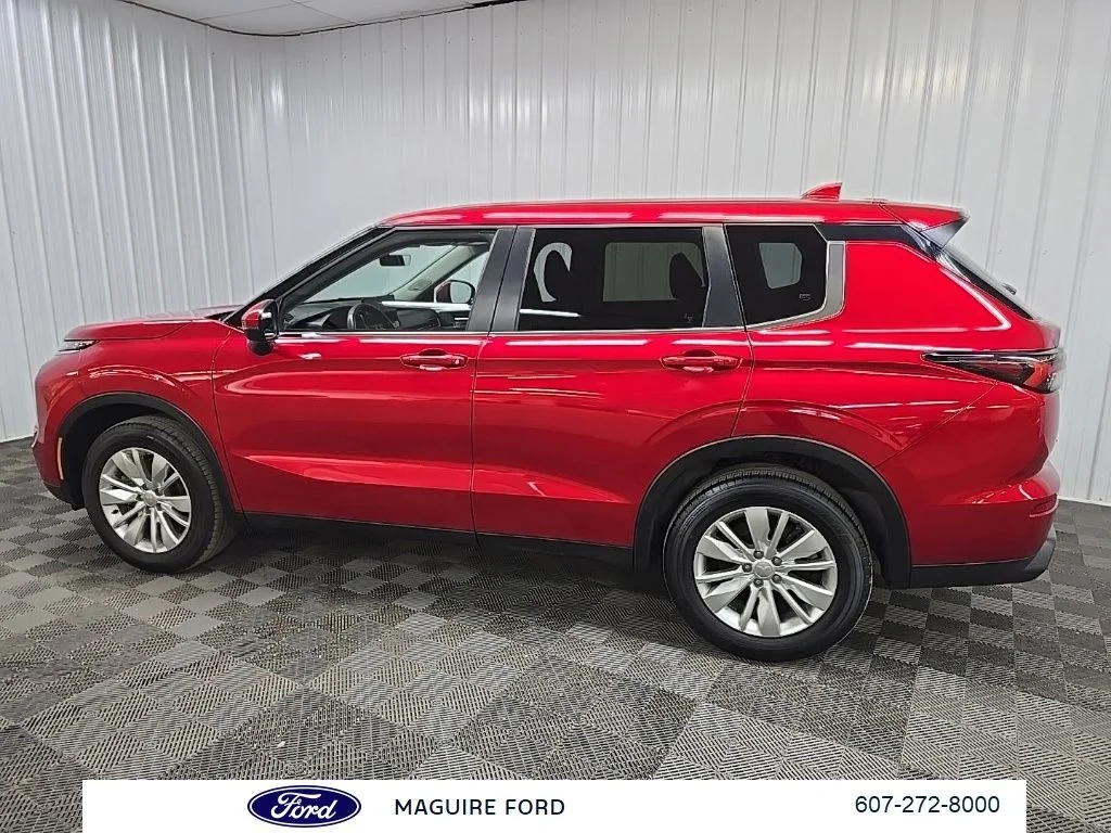 Used 2025 Red Mitsubishi ES image 5