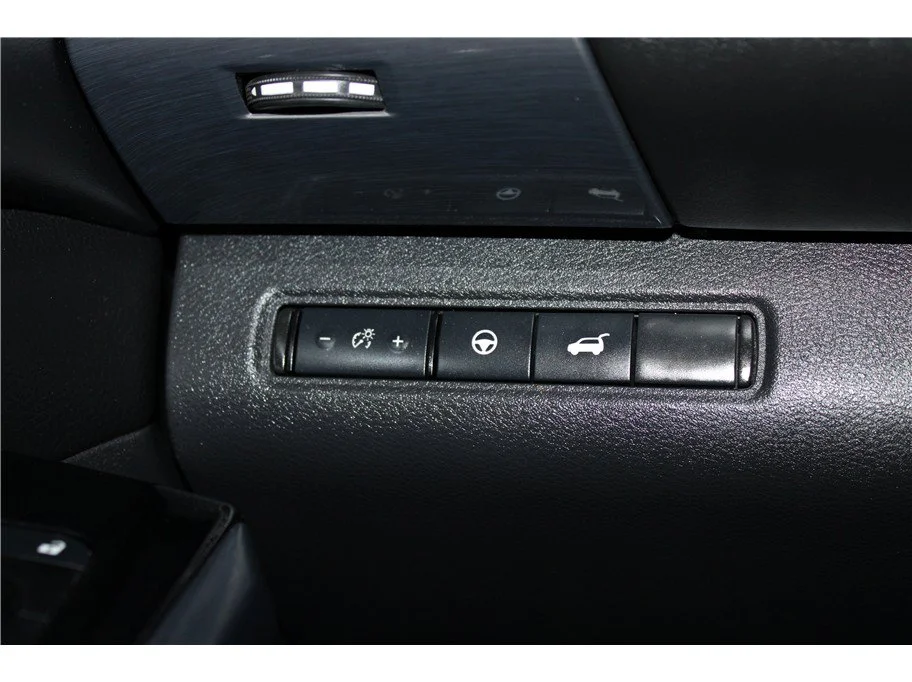 Used 2022 Super Black Nissan SL image 26
