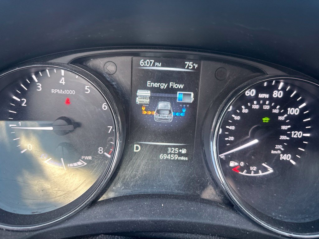 Used 2017 Gray Nissan Hybrid SV image 22