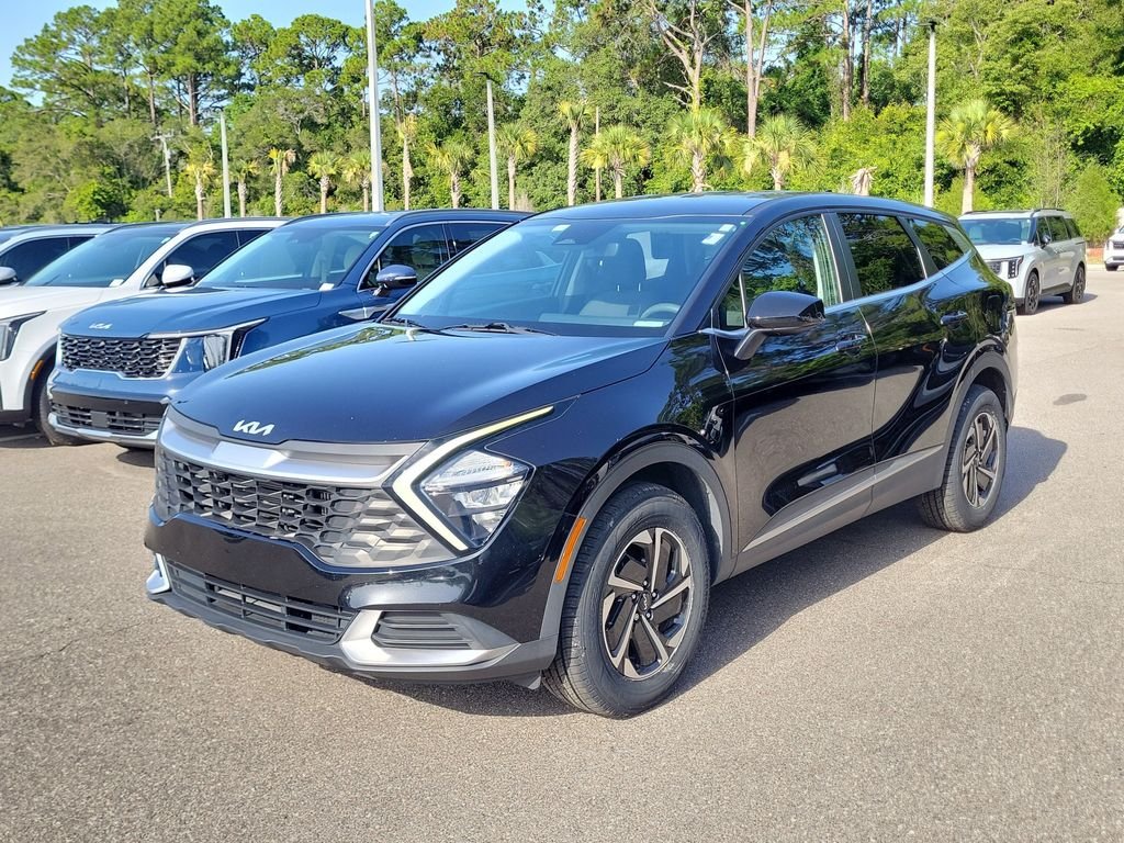 Used 2023 Fusion Black Kia LX image 3