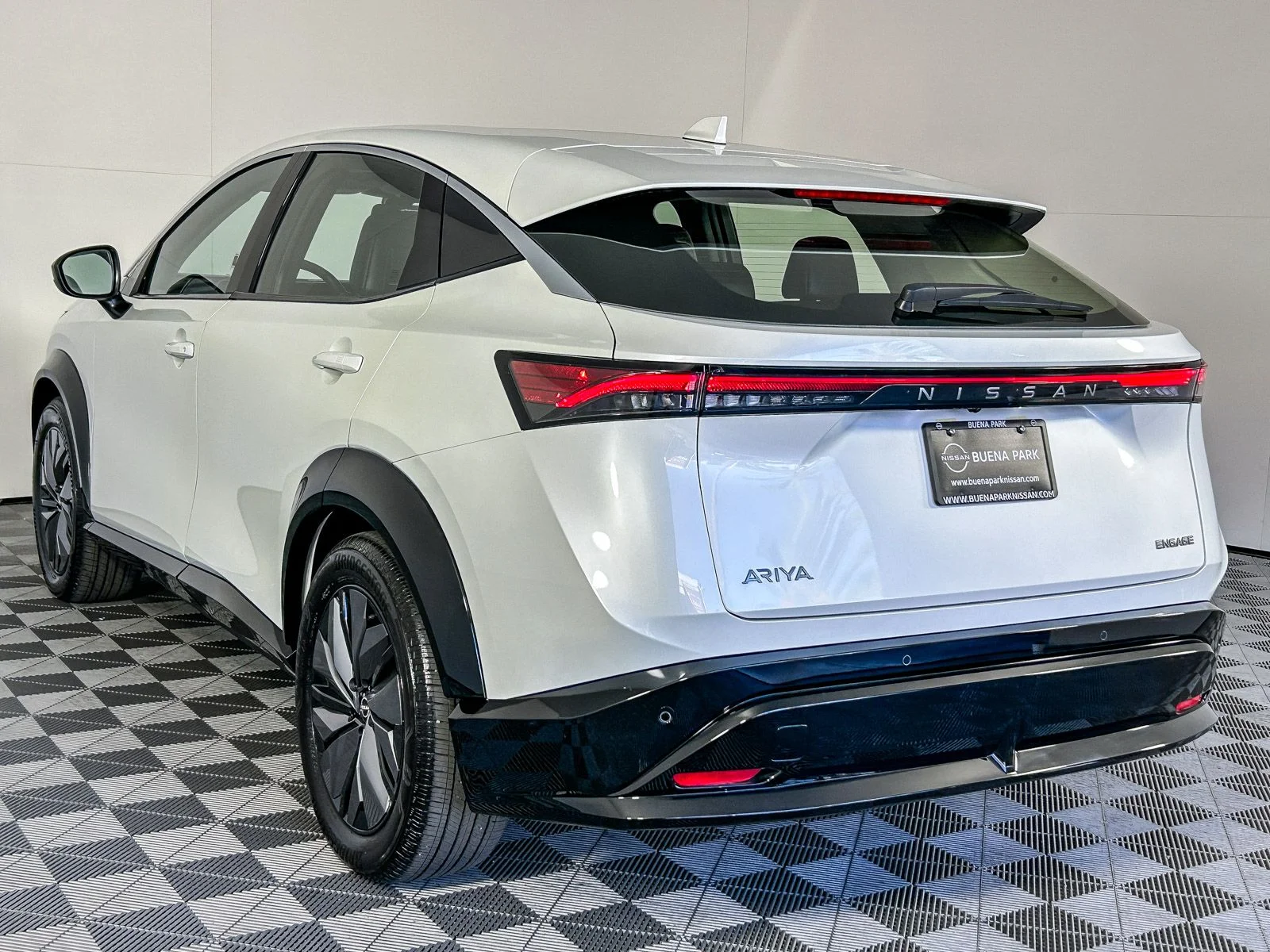 Certified Used 2024 White Nissan ENGAGE image 6