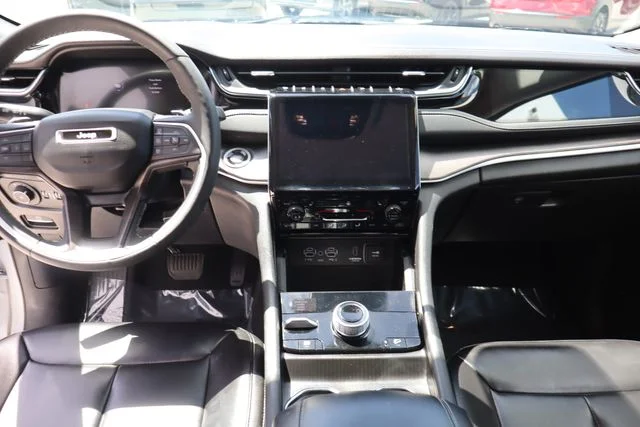 Used 2024 Silver Jeep 4xe image 32