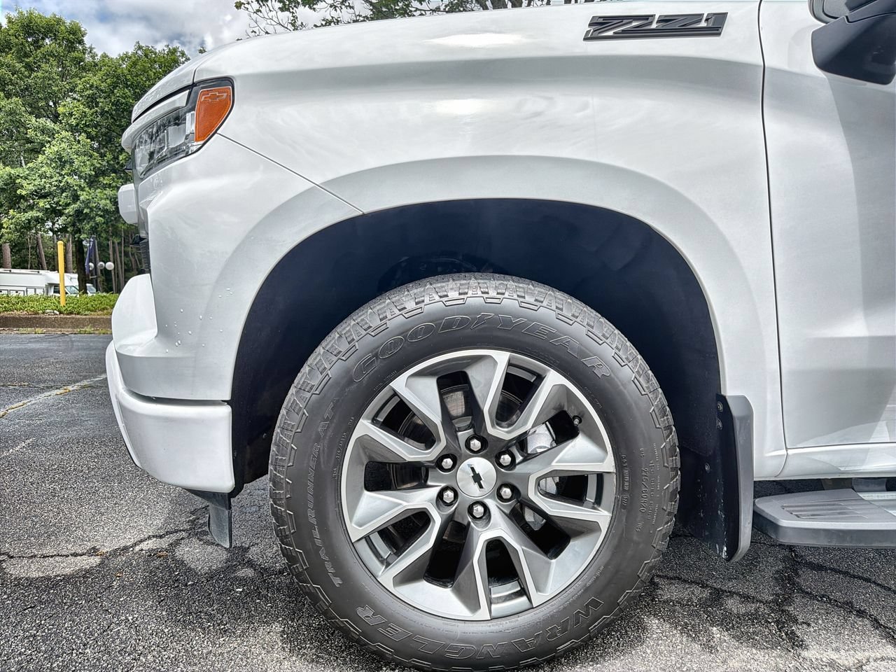 Used 2023 Summit White Chevrolet RST image 28