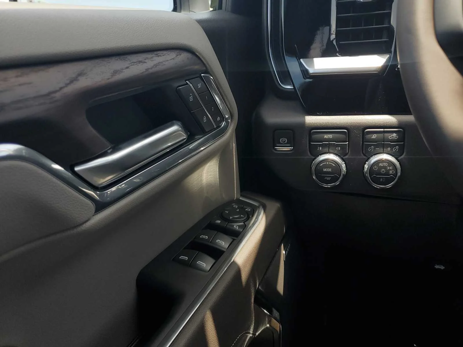 New 2026 Summit White GMC SLT image 17
