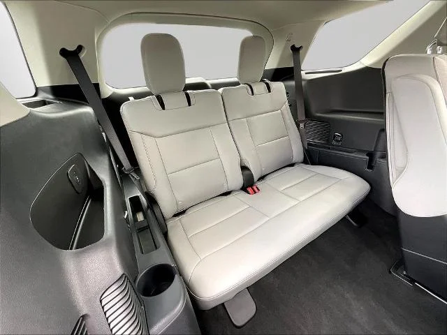 New 2026 Star White Metallic Tri-Coat Ford Active image 75