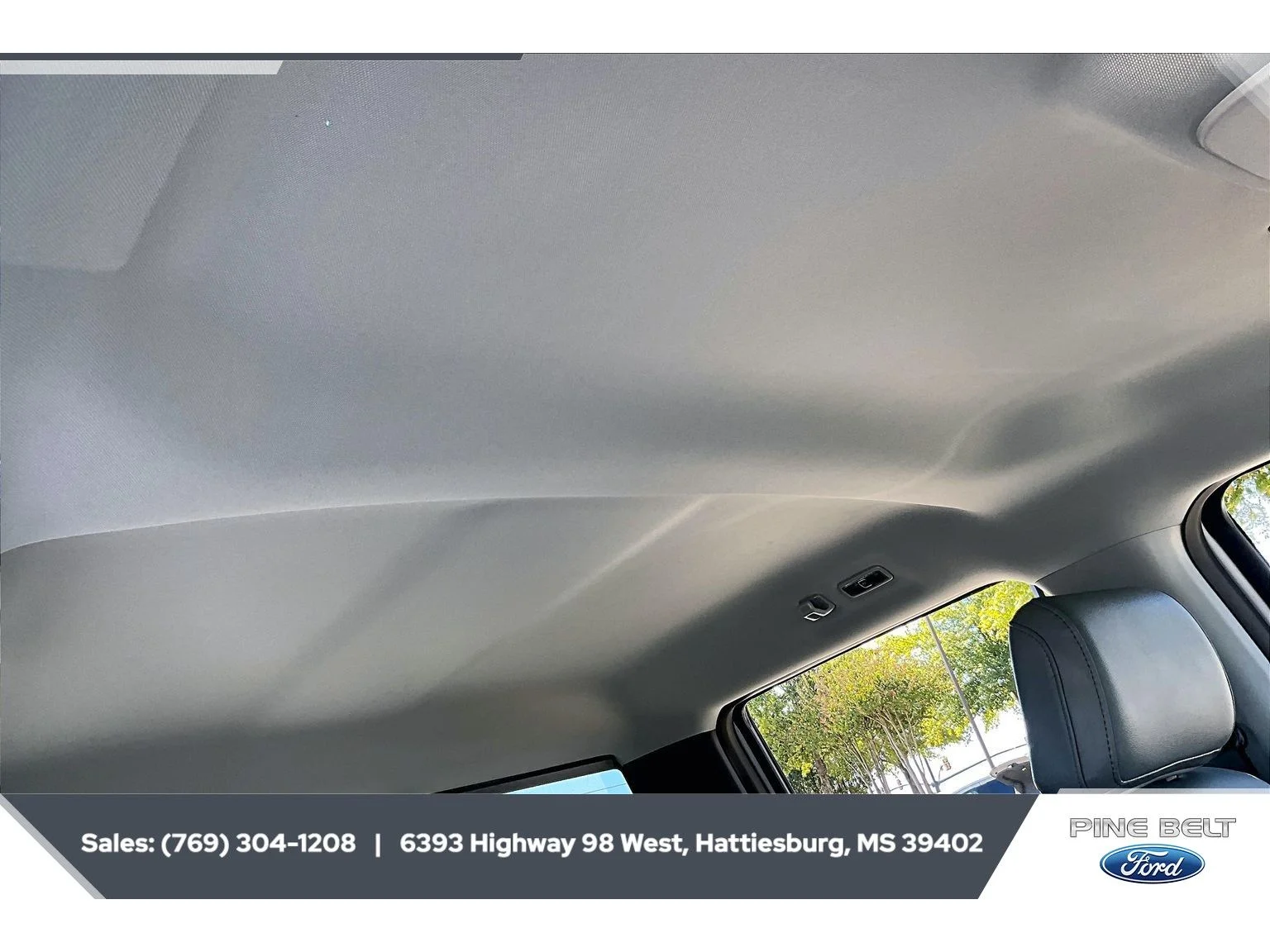Used 2025 Space White Metallic Ford LARIAT image 17