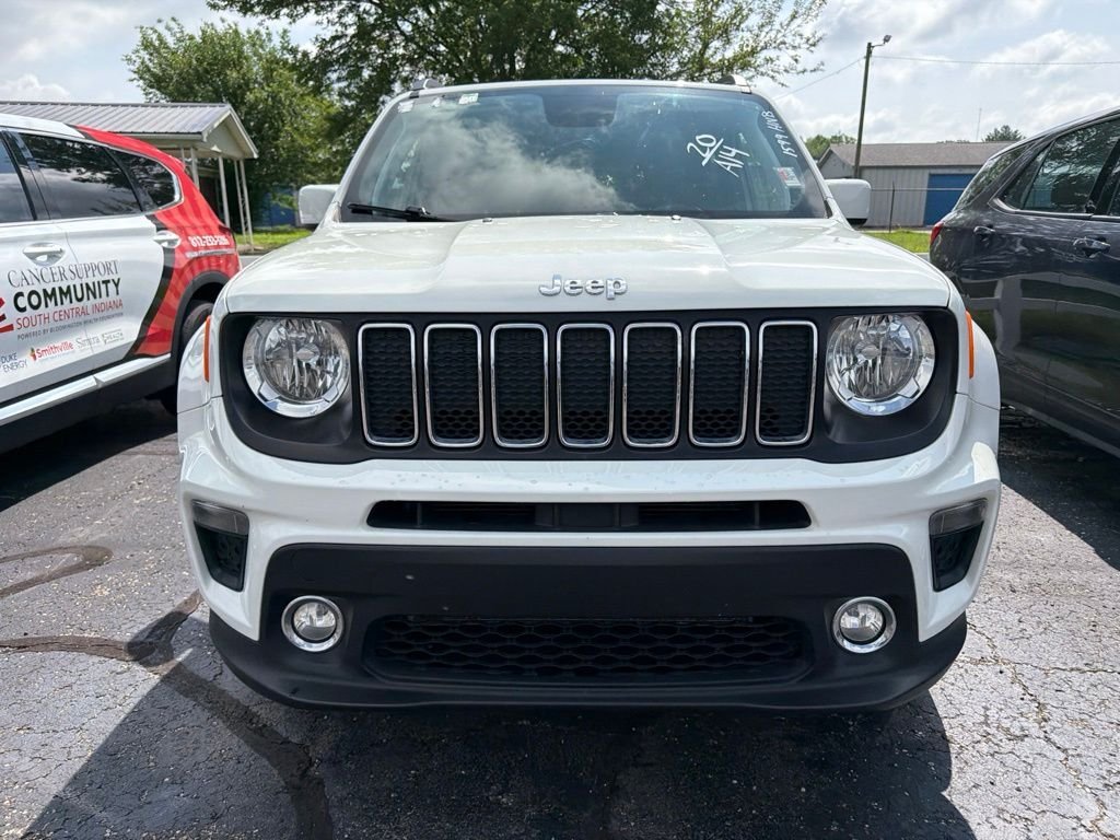 Used 2020 White Jeep Latitude image 9