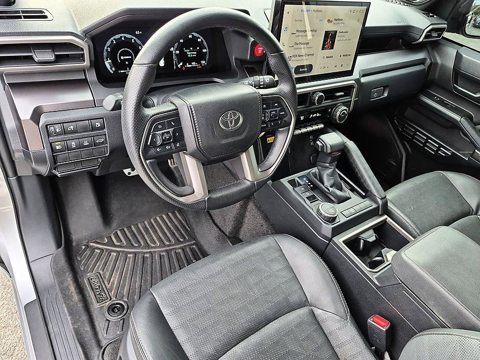 Used 2025 Cutting Edge Toyota SR5 image 16