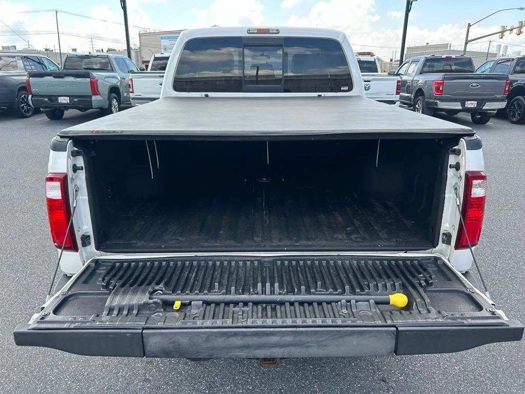 Used 2016 White Platinum Clearcoat Metallic Ford Lariat image 28