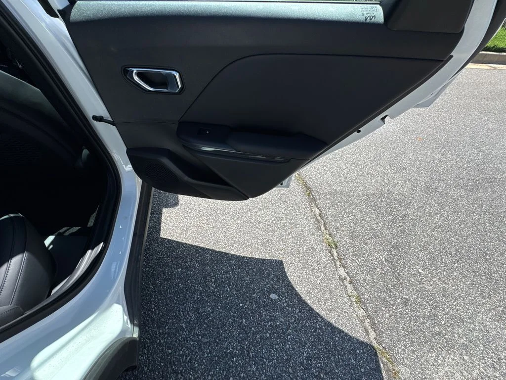 New 2026 Snow White Pearl Kia EX image 16