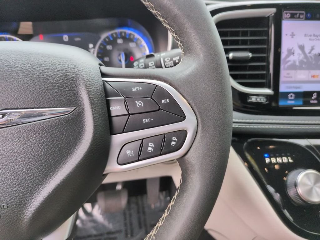 Certified Used 2023 Velvet Chrysler Touring L image 22