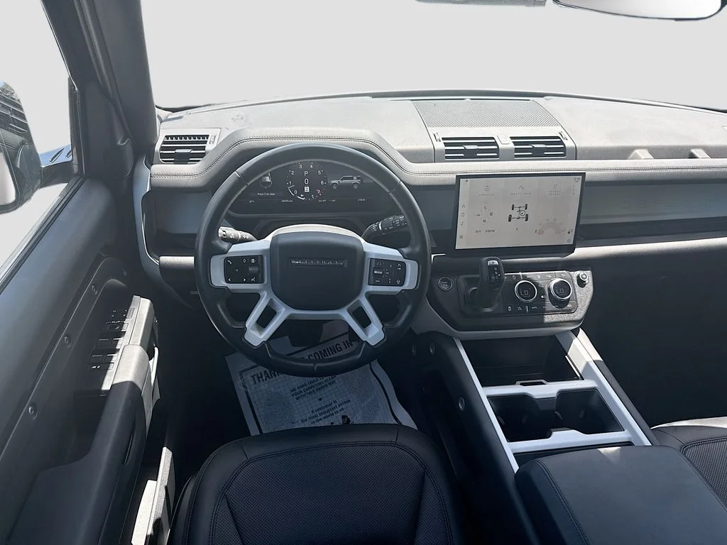 Used 2025  Land Rover S image 23