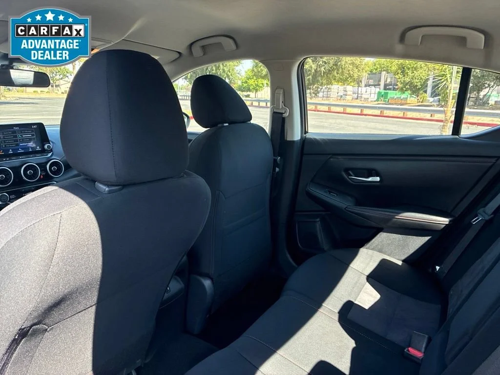 Used 2025 Super Black Nissan SR image 17