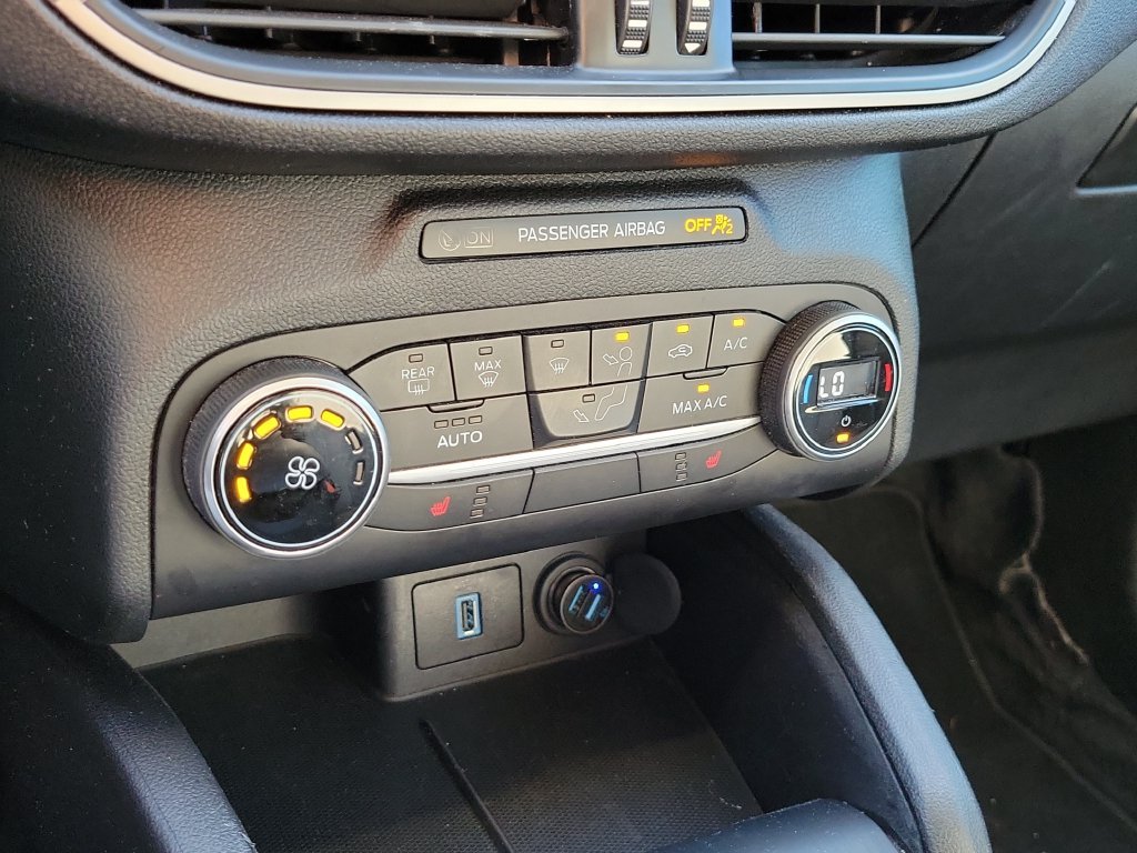 Used 2020 Red Metallic Ford SE image 34