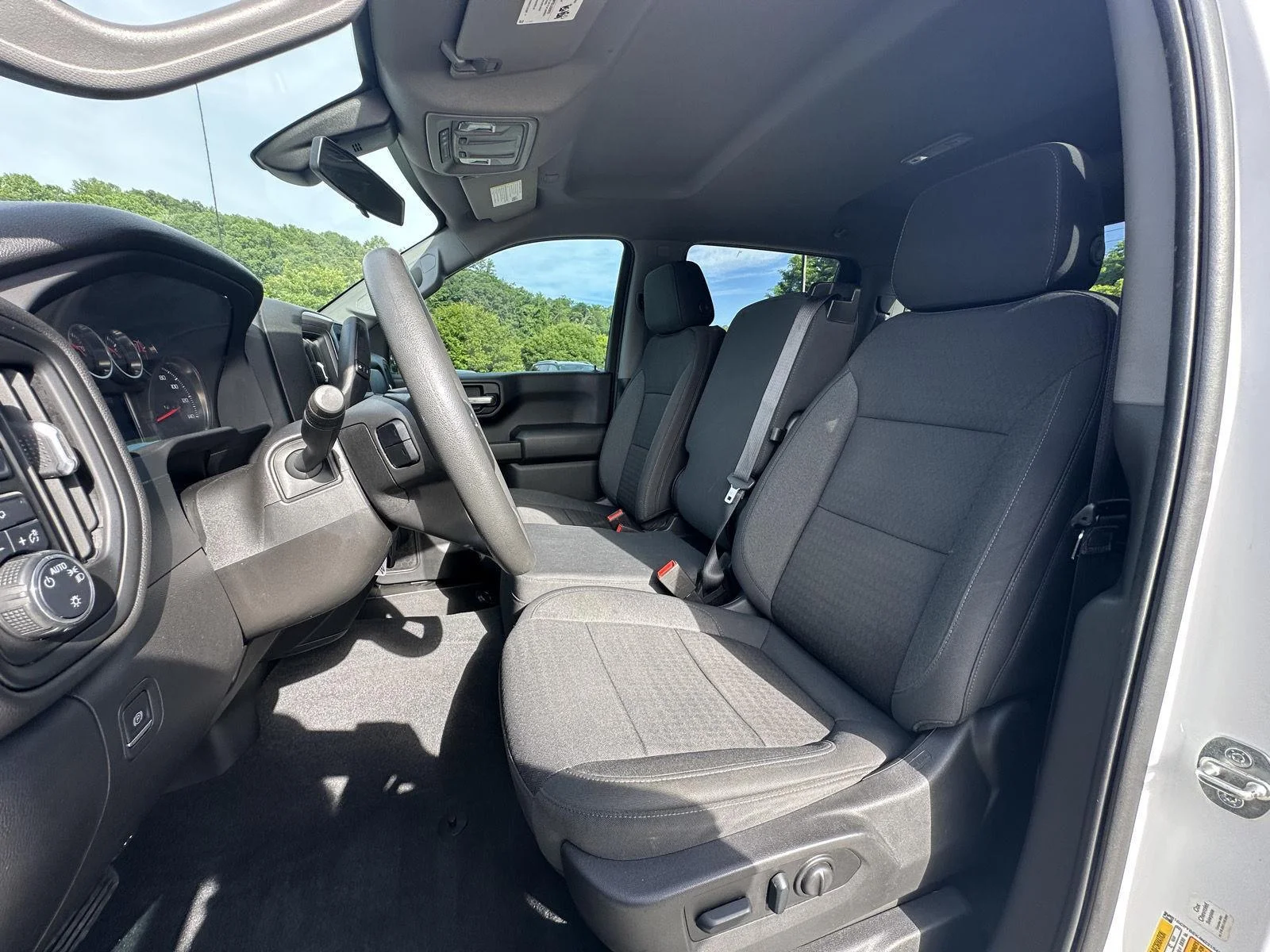 Used 2022 Summit White Chevrolet Custom image 9