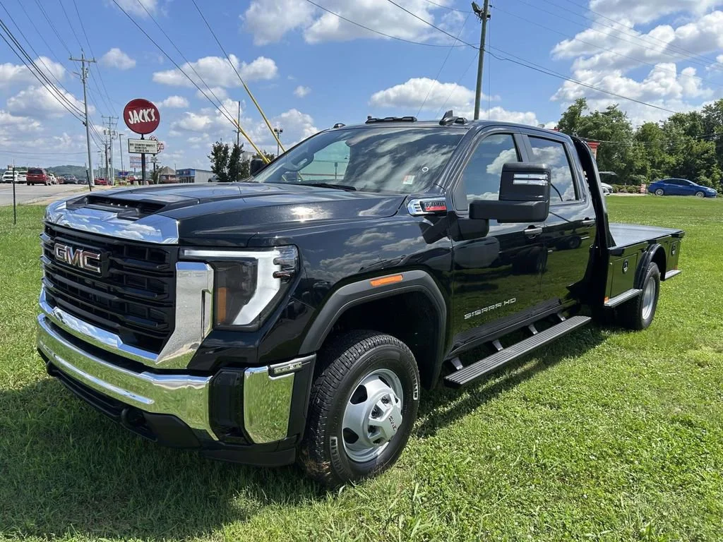 New 2026 Onyx Black GMC Pro image 8