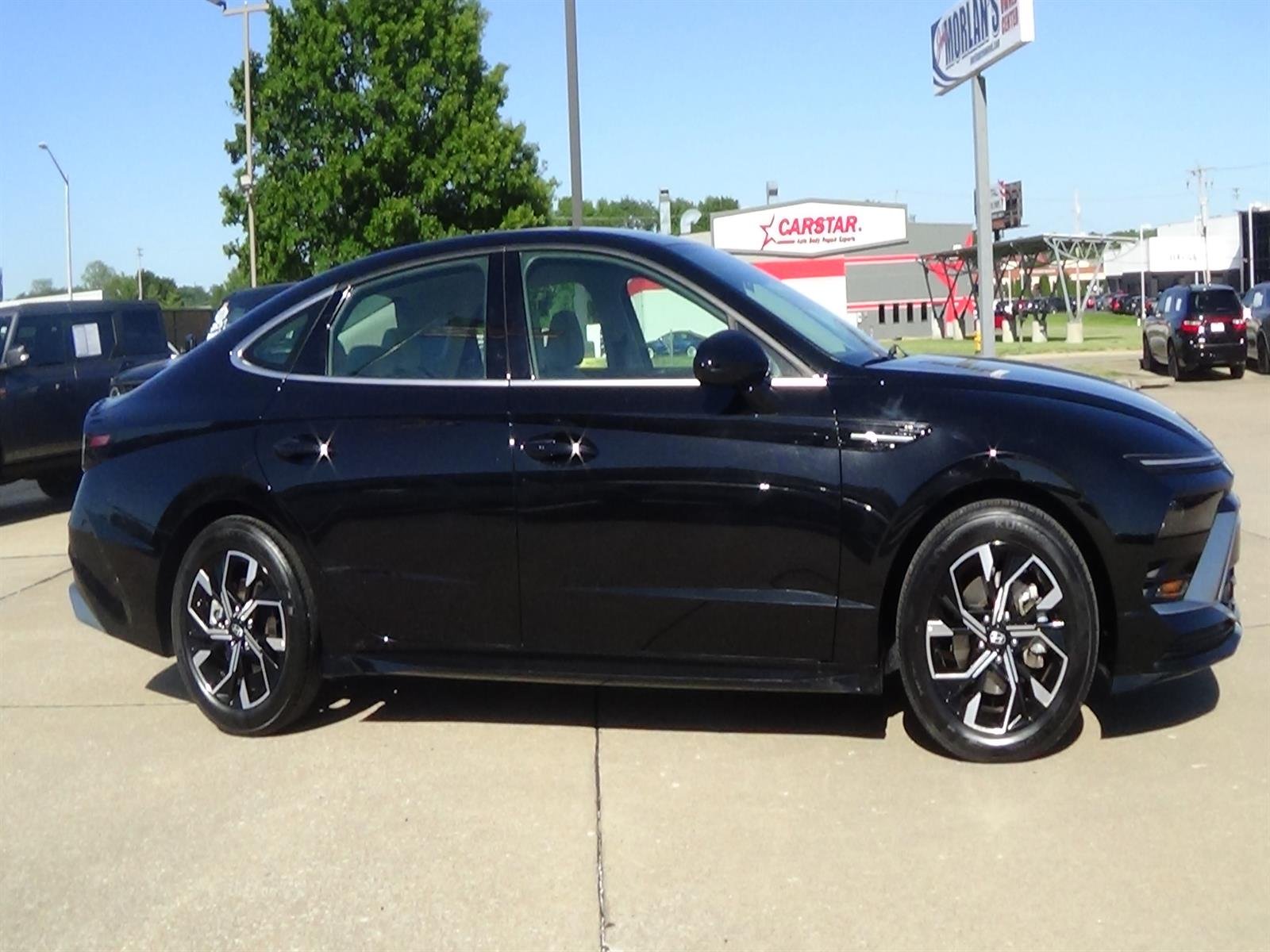 Certified Used 2025 Abyss Black Pearl (a2b) Hyundai SEL image 5