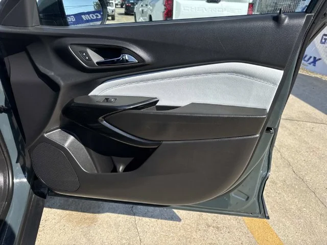 Used 2025 Gray Chevrolet LT image 25