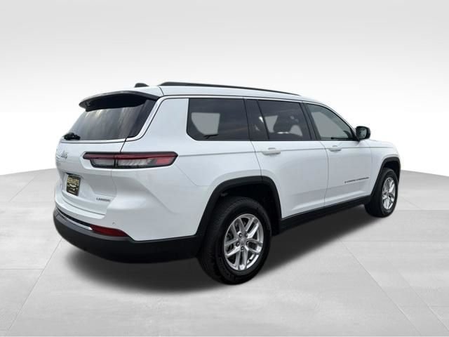 Used 2025 White Jeep Laredo image 6