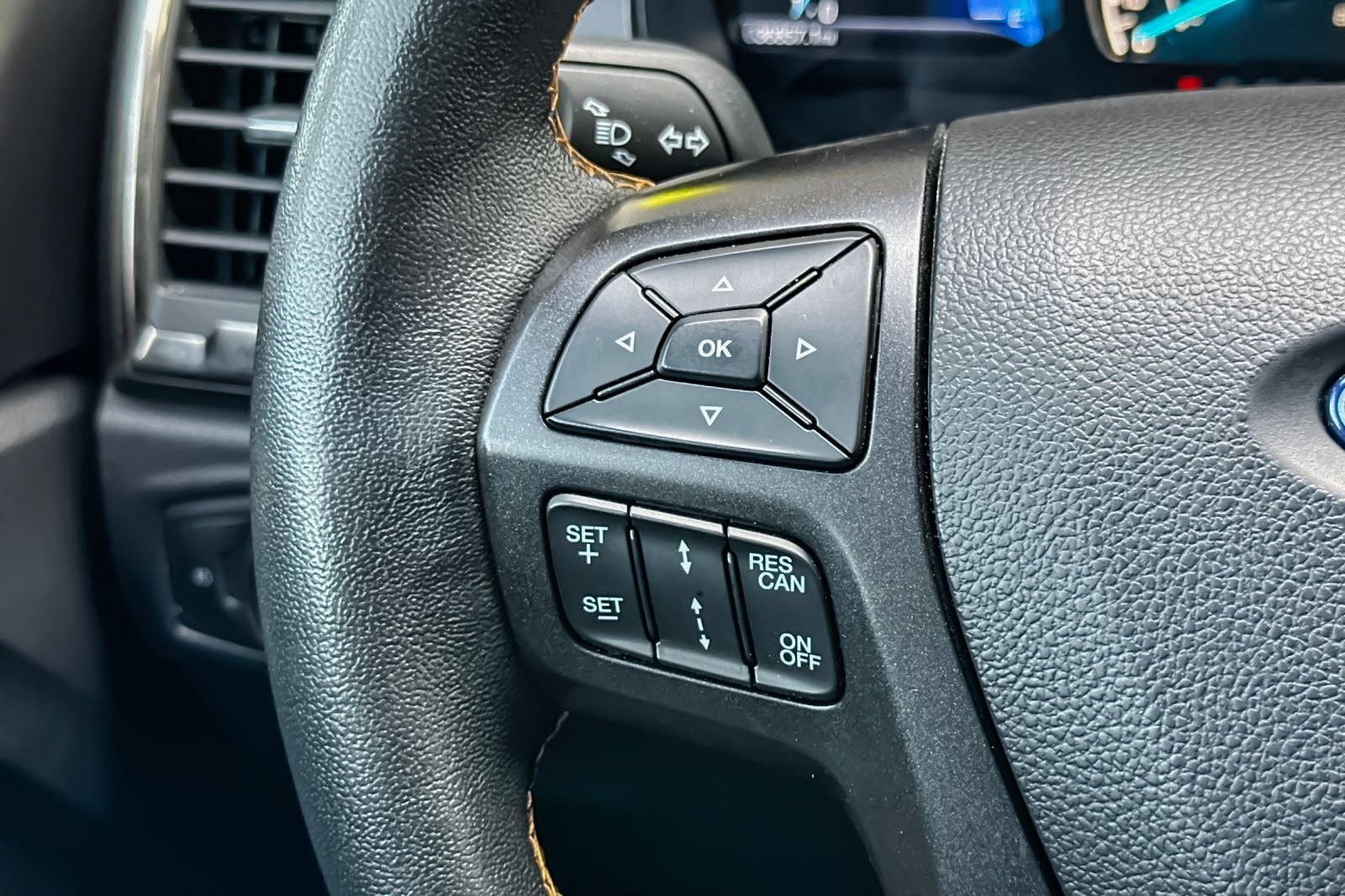 Used 2022  Ford Lariat image 30