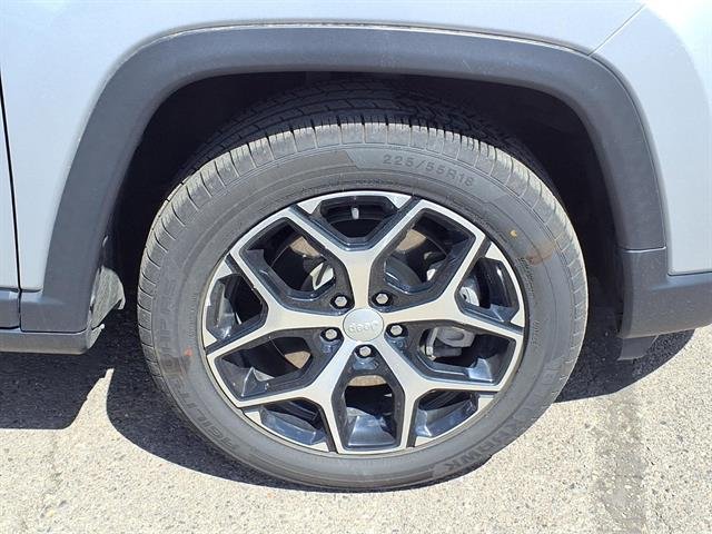 Certified Used 2024 Silver Zynith Clear Coat Jeep Limited image 27