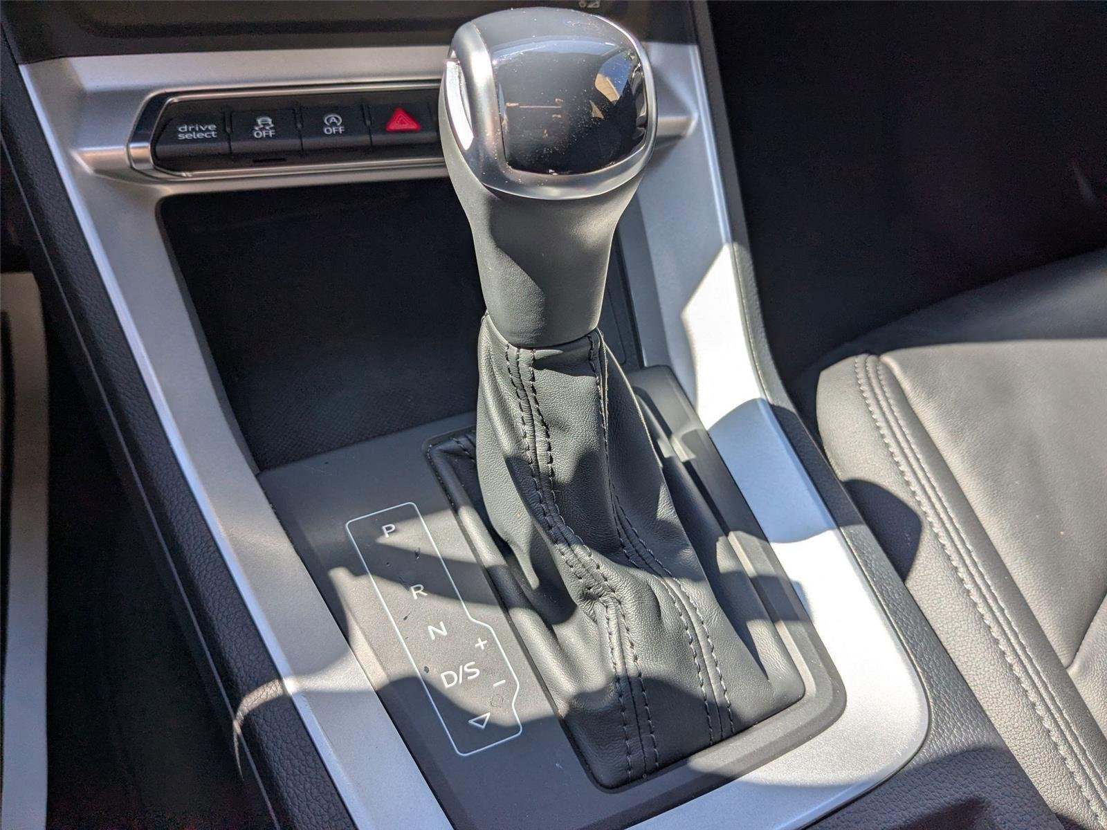 Used 2025 Mythos Black Metallic Audi S line Premium image 22