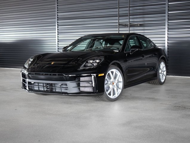 2026 Porsche Panamera 4