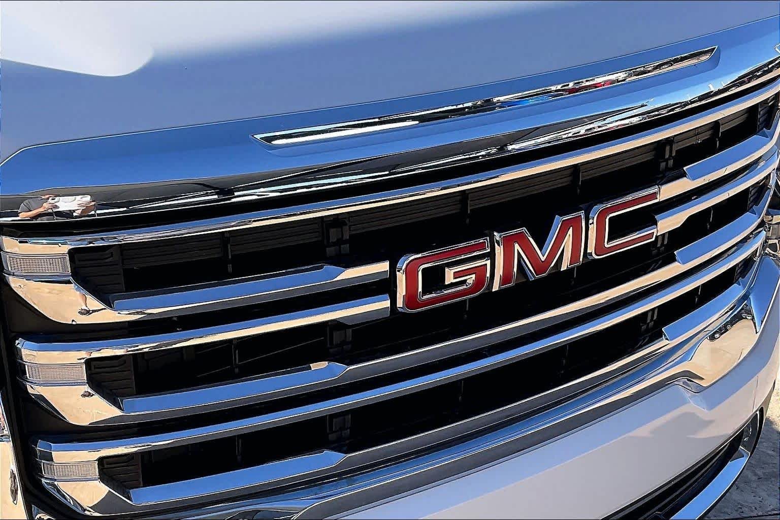 2023 GMC Acadia SLE - Photo 29