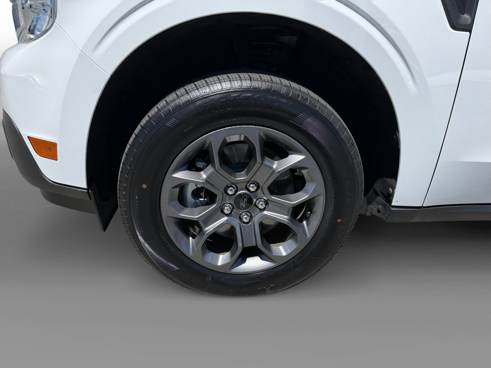 Certified Used 2024 Oxford White Ford XLT image 9