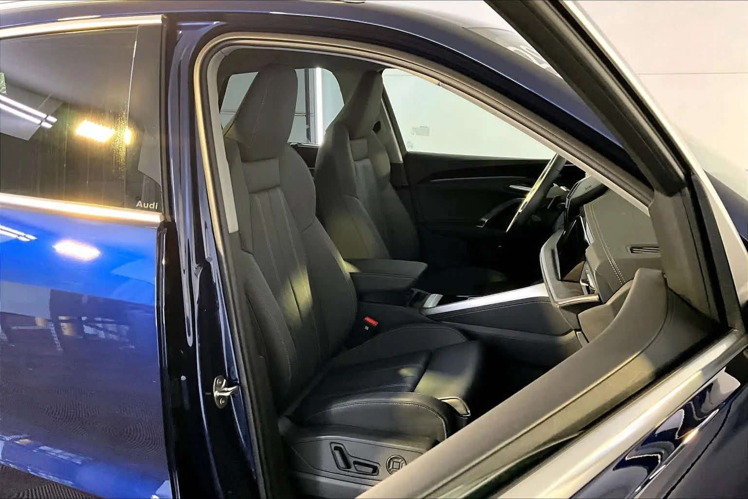 Certified Used 2025 Navarra Blue Metallic Audi Premium Plus image 8