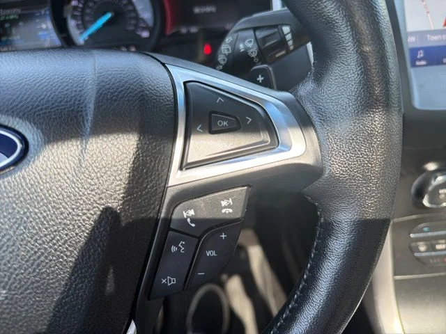 Used 2020 Red Ford SEL image 15