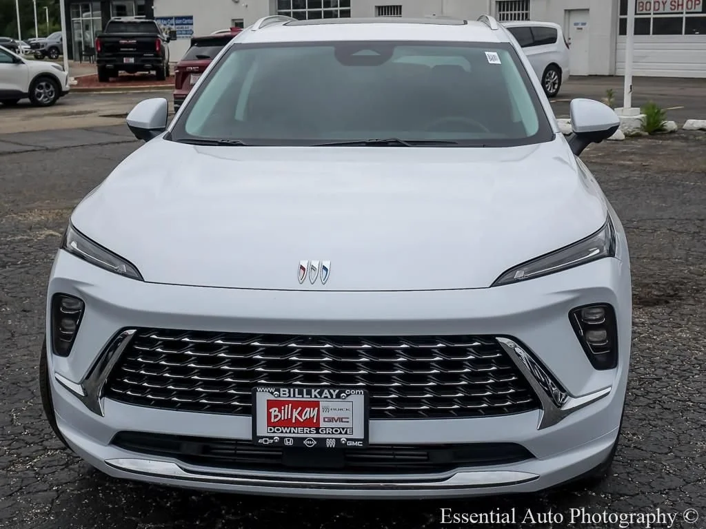 New 2026 Iridescent White Tricoat Buick Avenir image 6