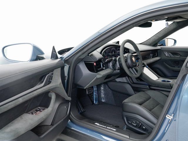 2025 Porsche Taycan GTS - Photo 7