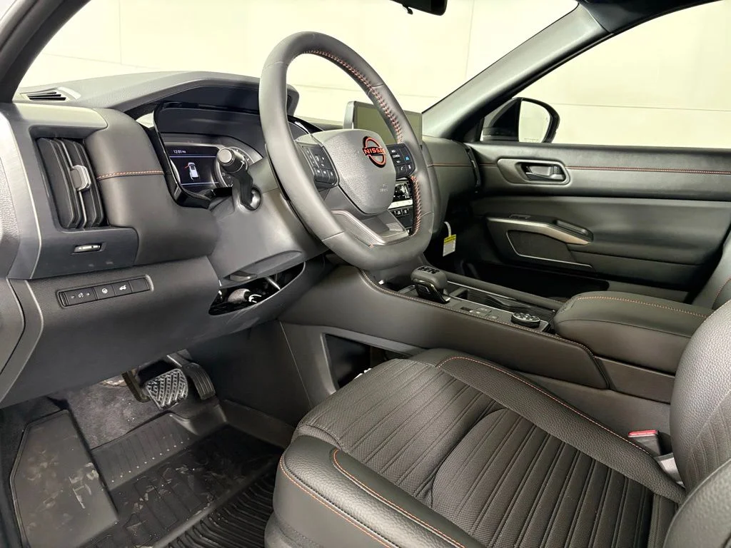New 2026 Everest White Pearl TriCoat Nissan Rock Creek® image 23